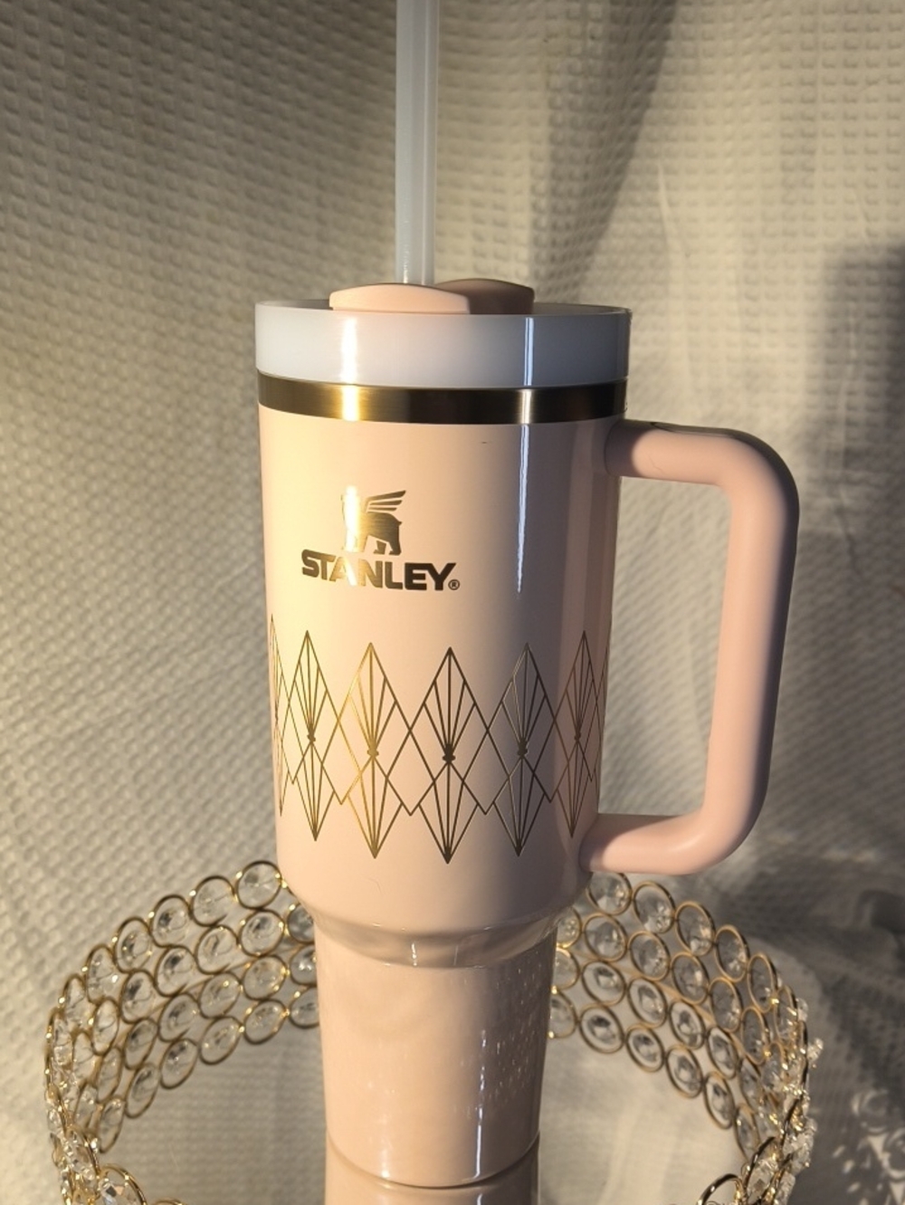 Stanley Quencher H2.0 Flow State Blush Pink Travel Mug w/Gold Geometric Accent